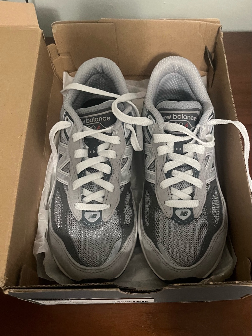 New Balance 990 Light Gray and White Running Shoe - Picture 13 of 13